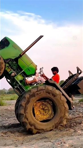 Dinesh Kumar #ekmotahathighumechala