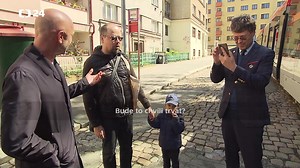 227K views · 2.3K reactions | Nová tramvaj v pražských ulicích. Zatím jezdí na zkoušku bez cestujících. Vozy mají být tiché, klimatizované a nízkopodlažní. Testování tohoto modelu z plzeňské Škody rozhodne o tom, kolik si jich pražský dopravní podnik nakonec objedná. Za dodávku až dvou set tramvají může zaplatit skoro 17 miliard korun. | ČT24 | Facebook