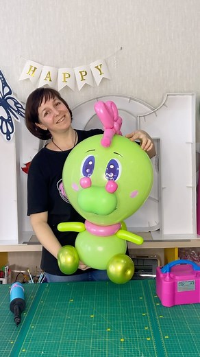 9.5K views · 118 reactions | Balloon dragon. How to make. Free tutorial on our YouTube channel. Link in bio. #balloonart #fun #top #lifehacks #tips #balloon #balloonartist #patterns #patrones #mosaicballoon #balloonmosaic #balloondecor #mosaicframesforballoons #balloonsdecoration #balloonstylist | Genballoon | Facebook