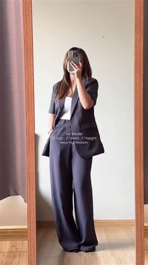 If you’re around her measurements, this is how Medium will sit on you. Clean shoulders. Defined waist. Effortless structure. Arthur was made to flatter. 😍 | Urban Haul Ph