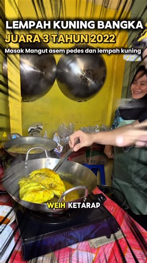 KOKO BANGKA NGIN on Instagram: "Lempah kuning yang gua cobain kali ini beneran HOSIT HOSIT loh guys! 😍 Gimana gak enak… sebabel dalam acara PKK tahun 2022, Lempah Kuning Dian Dika ini pernah nyabet Juara 3 untuk kategori lempah mangut & lempah kuning terenak! 🏆🔥 Yang bikin makin spesial, ibu yang masak ini pakai terasi asli Toboali — dan kalian pasti tawu dong, Toboali terkenal banget sama terasi dengan rasa yang paling nendang! 😋🦐 Bener-bener bikin aroma dan rasa lempahnya beda dari yang l