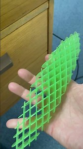 Mesh fidget worm (Spacemesh) - change shape by just one hand