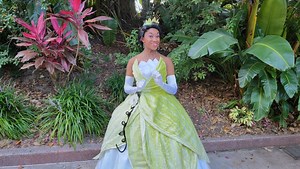 Tiana Meet & Greet was a Surprise at Tower of Terror Courtyard in Disney's Hollywood Studios | Chip and Company