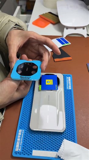 Trendy Tech Review on Instagram: "Huawei Mate 80SR Blue Gorilla AR Lens Enhancer #Hanchuan Screen Protector Selection #Former Hanzheng Plaza Mobile Phone Screen Protector #One Photo Proves Your Professionalism"