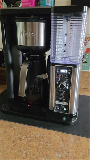 How I Clean My Coffee Maker (So Easy!)