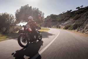 Have you met the new Yamaha on the block? Discover the SCR950, an urban scrambler born to make every ride special. | Yamaha Motor