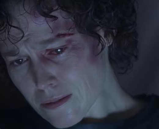 Alien 3 is one of the most diabolical sequels ever made. Fincher and studio made such a mess. The decision to kill off the child character Newt ruined entire movie from the beginning. James Cameron said: “The stupidest f***ing thing. It killed the emotional payoff of Aliens.”
