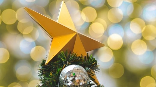 ¿Qué significa la estrella en el árbol de Navidad?, descubre su simbolismo y tradición en las celebraciones navideñas