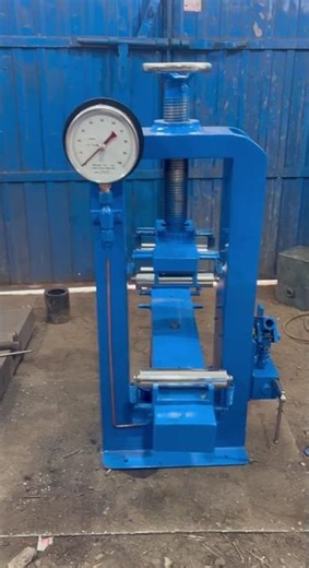 Flexure Testing Machine Hand Operated | Available on IndiaMART