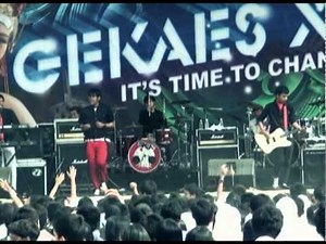 SKJ '94 - Skutermatic, live at SMAN 1 Jepara, July 25 2011