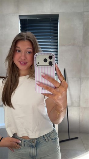 in love met de hoesjes van @mim amsterdam 🩷 Voor 20% korting gebruik de code LISABXMIM #mimamsterdam #korting #code #outfitinspo #lisabuijs