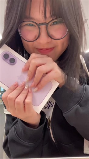 Unboxing My New iPhone 17 in Lavender!