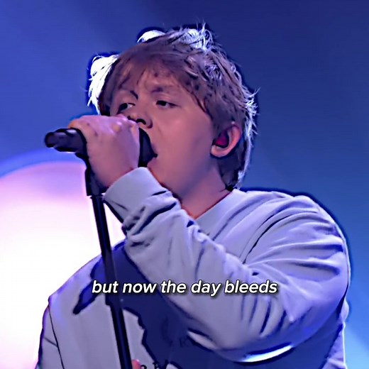 Lewis Capaldi - Someone You Loved #lewiscapaldi #someoneyouloved #v4scomusic #lyrics #lyricsvideo #musicvideo #music #liriklagu #fyp