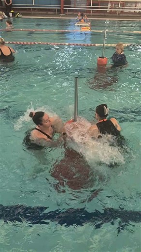 Acquapole® Boxing brings power, precision, and pure adrenaline to the water. Using a target in the pool gives you focus, feedback, and form—every strike lands with intention, activating more muscle, more rotation, and more control. Combat-style movement boosts coordination, reaction time, and mental sharpness while firing up the core like nothing else. And don’t be fooled… water doesn’t make it easier. It makes it harder. The resistance, drag, and instability mean you can unleash serious power, 