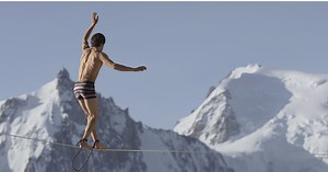 VIDEO DU JOUR. Des funambules en caleçons pour Paul Smith