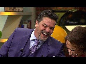 Beyaz Show - Demet Akbağ yaşlılığı bedelli mi yapıyor?