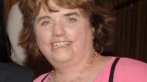 Dr. Phil McGraw's Sister-in-Law Dies 17 Years After Surviving a 'Horrible' Random Acid Attack