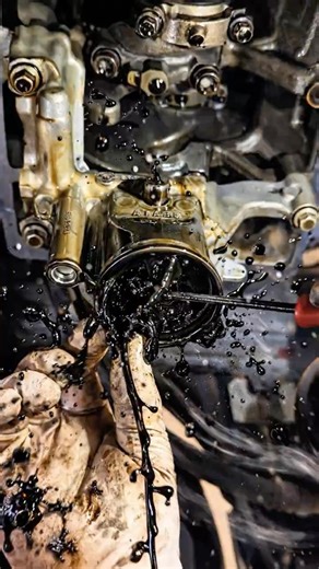 How a Degraded Wet Belt Leads to Oil Starvation #shorts