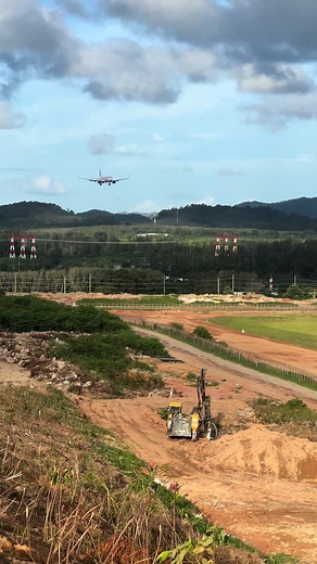 Airplane Landing Sequence at Scenic Airport