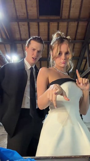 Mia Jenkins e Luca Melucci: Amor e Amizade