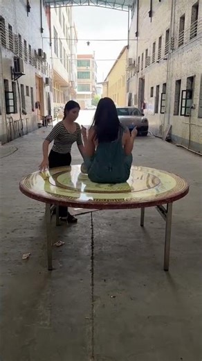 Beautiful Round Table Design with Artistic Detailing 🏺✨