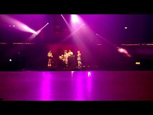 Dance-off in Bongo's Bingo, Albert Hall