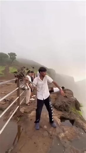 B4U funny 🤣 on Instagram: "Wait for end of writing to express my sincere"