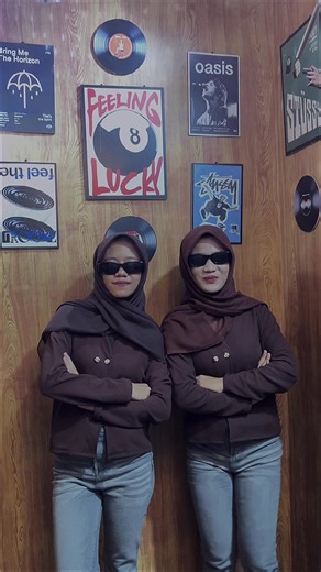 Foto Seru di Hanifa Studio dengan Bestie