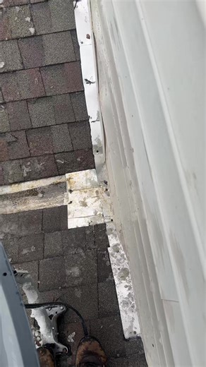 Expert Tips for Roof Leak Repairs