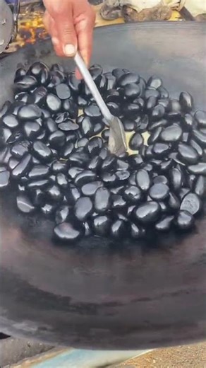 You won't believe how this bread is cooked! 😱