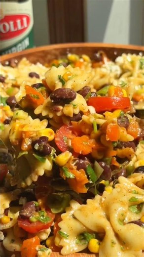 Bold southwest pasta salad recipe 🌽🌶️🫘 Recipe in description! 🥰