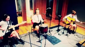 Charli XCX - Black Roses Acoustic ClubNME Sounds S