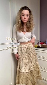 Have you wver been told ypu look otherworldly, like a fairy or an alien? You might have ethereal essence! #myaesthetic #ethereal #myessence #mystyle #personalstyle #bodytypes