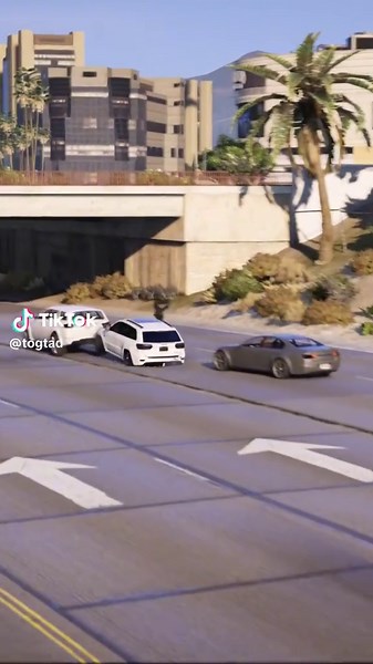 Police Chase Featuring the Jeep Trackhawk: A Close Call