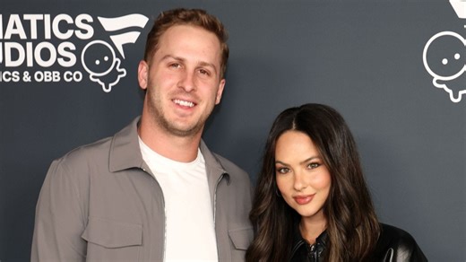 Jared Goff's wife Christen draws 2-word compliment from Brooklyn Adams as SI model flaunts striped bodycon sweater for beachside outing