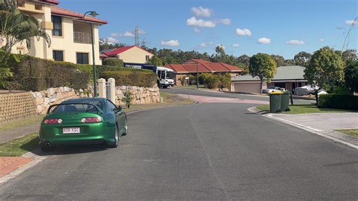 Supra or garbage truck