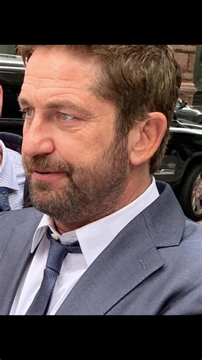 Caught in 4K being problematic again Drop your favorite ‘red flag’ about me #favorite #redflag #goviralvideo #usa🇺🇸 #fypシ゚viral @GERARD BUTLER 🔷 @Gerard Butler Official 🎥🎬 @Gerard Butler ☯ @GERARD BuTLER @GERARD BUTLER CHAT LINE✔️✅️ @GerardButler @GerardButler @Gerardbutlermanagement