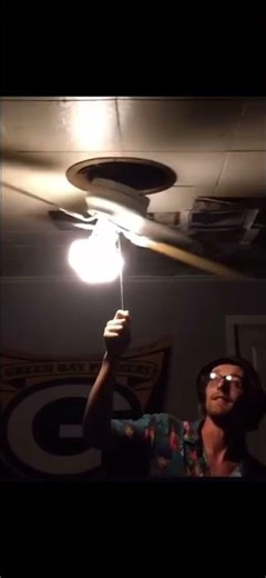 Ceiling fan fail #ceilingfan #ceilingfanfails #shorts