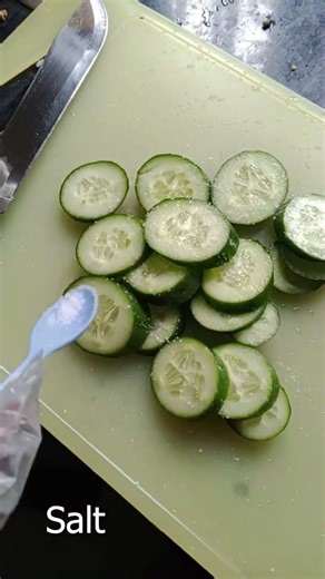 Gherkin Cut & Mix with Chilli Powder and Salt | Simple Spicy Snack