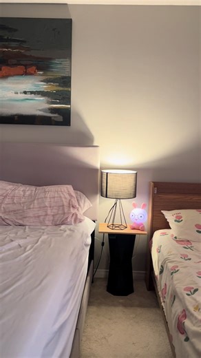 DIY table with Dustbins - You are not poor, you are lazy so you look poor lol #poor #diy #diytable #urdu #pakistan