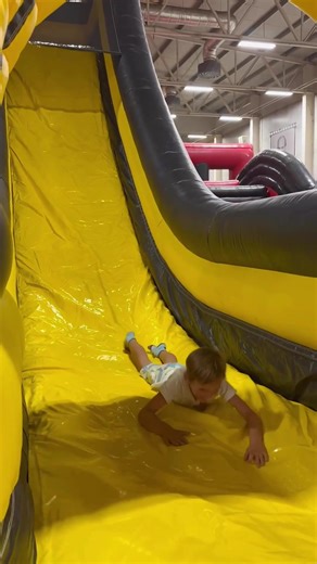 Megnyílt az Extreme Park Budapest! A gigantikus beltéri élménypark a BOK-csarnokban várja a látogatókat. Részletek a kulturaonline.hu oldalon. #nyár #szorakozas #élmény #nekedbe #fyp #programajanlo #budapest #élménypark #interktív #programötlet