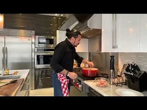 How to cake a spectacular Creamy Lobster Bisque. (recipe)