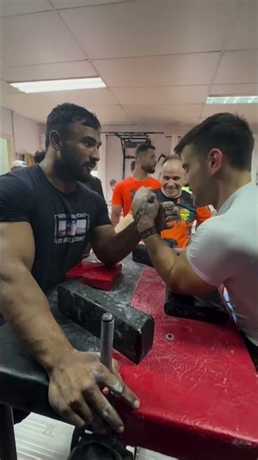 🔥 Epic Arm Wrestling Battle 💪 Kaun Hai Sabse Strong?