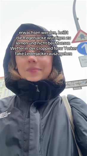 Ich liebe meine north Face Regenjacke #regenjacke #girlhood #outdoor #northface #berlin