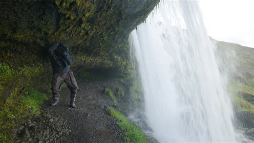 Stuck in Auto mode? 🤔 If so, you're never gonna take those gorgeous photos you've always dreamed of... 😓 You need to switch your camera over to M for Manual mode 📸 Now, I know this might seem complicated and overwhelming at first ... unfortunately digital cameras can be intimidating with all the buttons and dials, but I've created a simple and easy framework that will get you started using Manual mode right away! 😀 (even if you're not tech-savvy) If this interests you, I'd like to personally