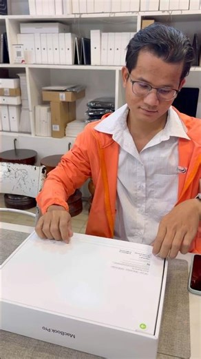 MacBook Pro 14” M5 Unboxing