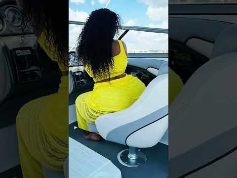 Ms Favored: Curves, Stylishly, Class,Bold, Energy, Unstoppable Plus Size Model Biography & Lifestyle