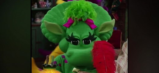 Oh dear. Baby Bop’s sneeze has accidentally woken Santa up #fyp #barney #barneysnightbeforechristmas #christmas