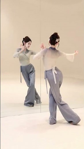🎇✨ Sencilla danza tradicional china con vestimenta tradicional antigua