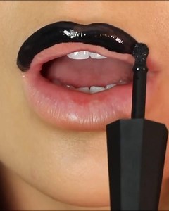 Our serial lip swatcher is BACK!! 🤤 By CC Clarke IG: https://bit.ly/3jBoo8Z | Cuff-Zoned